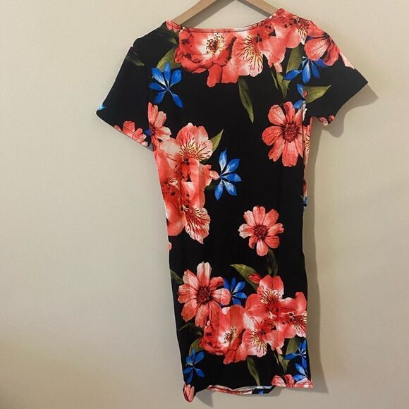 PINKBLUSH Black Floral Fitted Maternity Dress - Picture 7 of 11